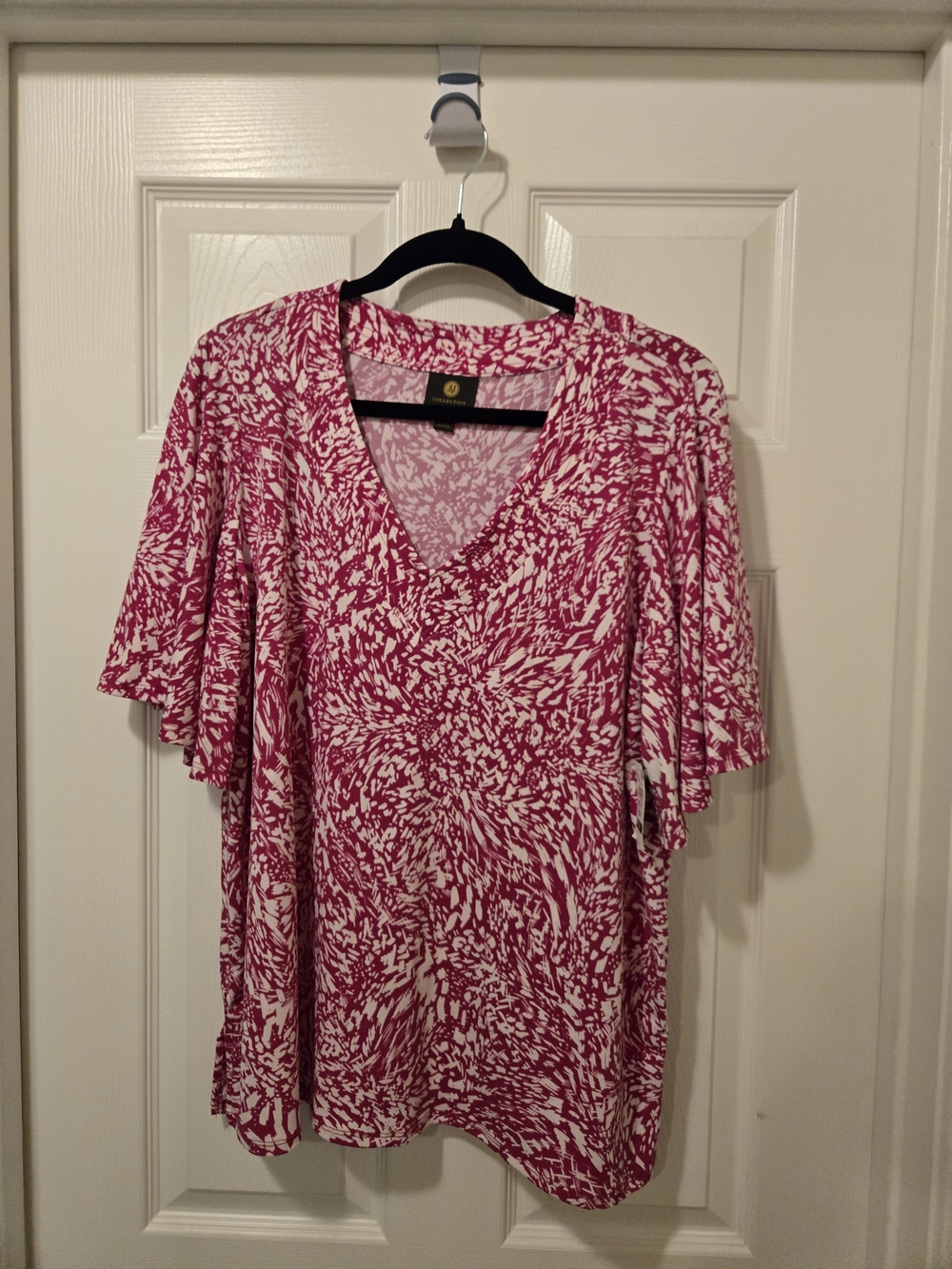 JM Collection Pink and White V-Neck Printed Blouse